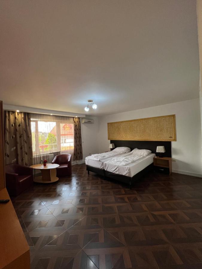 Hotel Gorunul Hunedoara Buitenkant foto